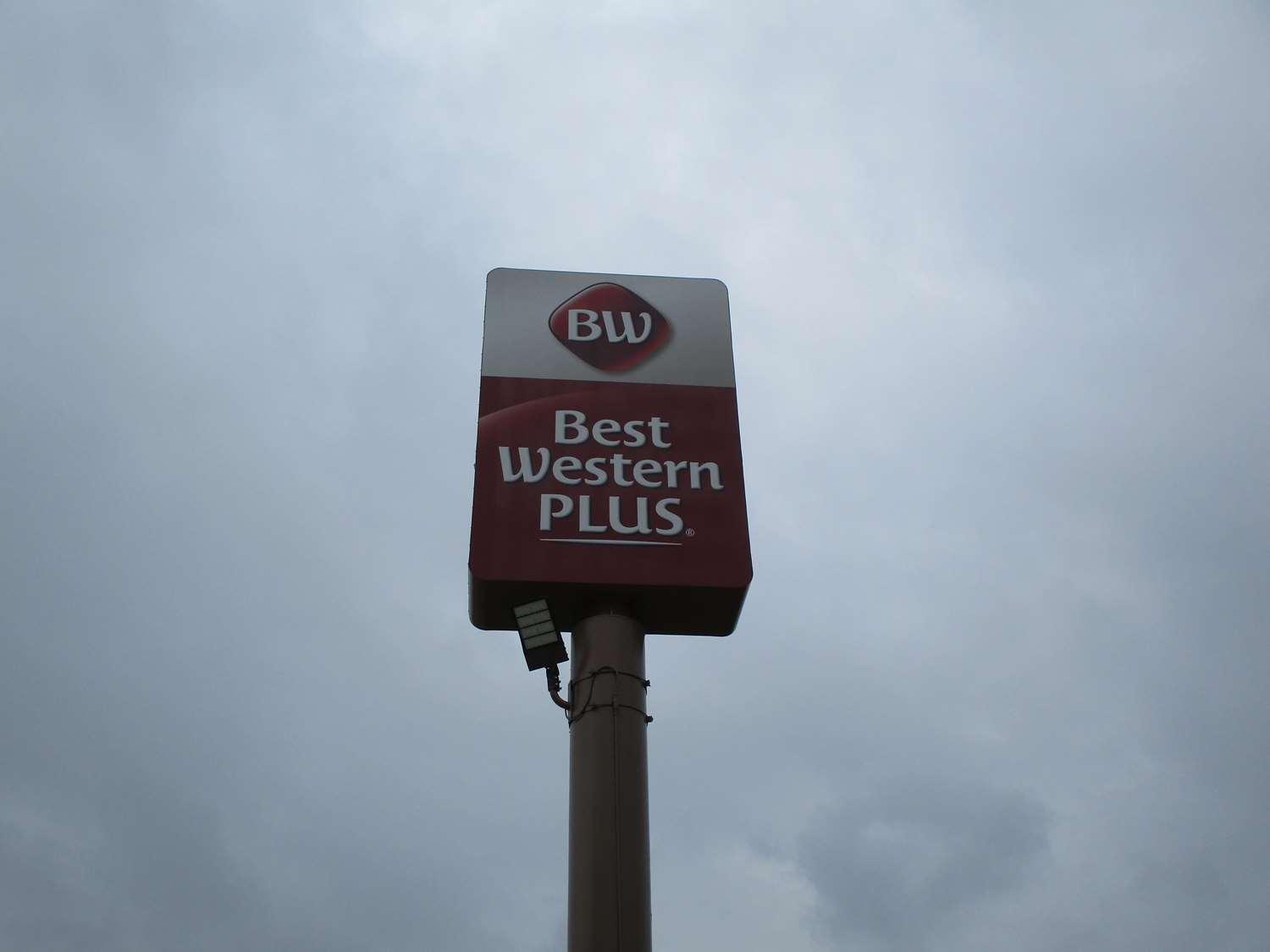 Best Western Plus Dallas Love Field North Hotel Exterior foto